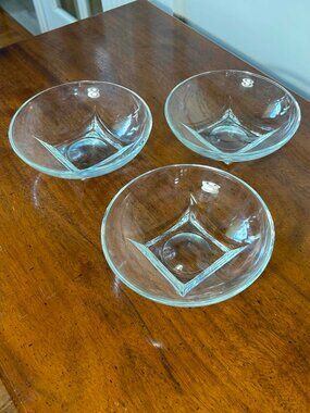 Hazel Atlas Colony square bottom bowls